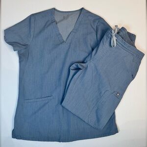 FIGS Cement Blue Scrub Set Small/Small Petite 2 Pocket Top YOLO Skinny Pants